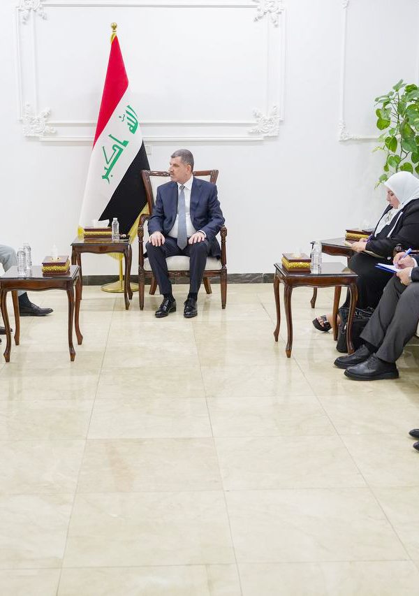 وزير النقل 600x853