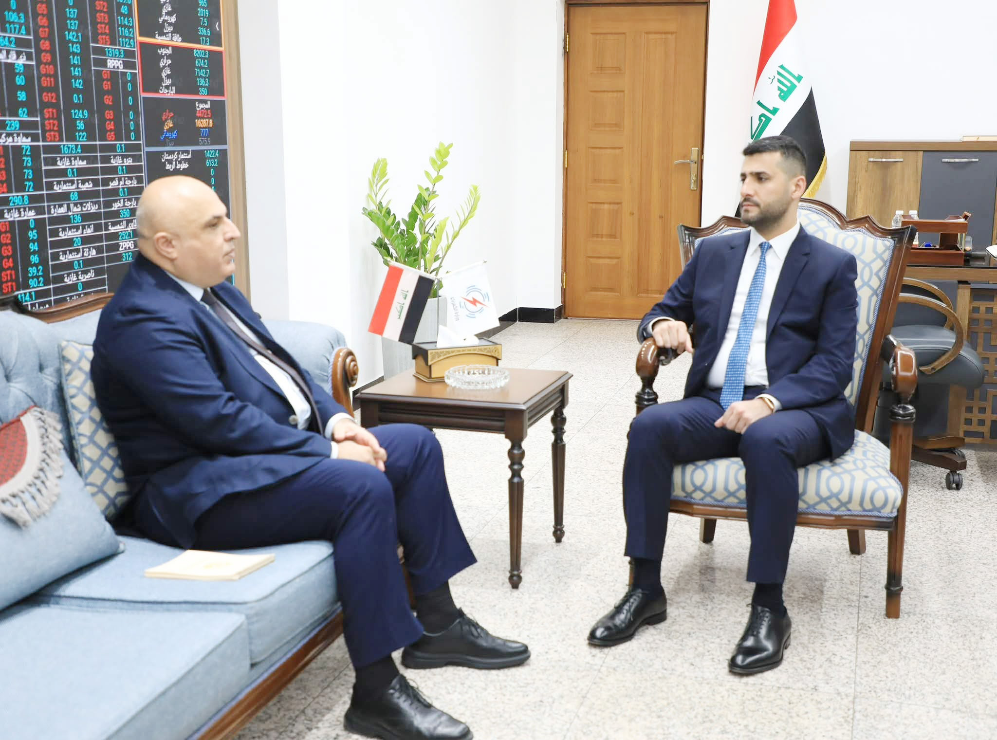 وزير الكهرباء