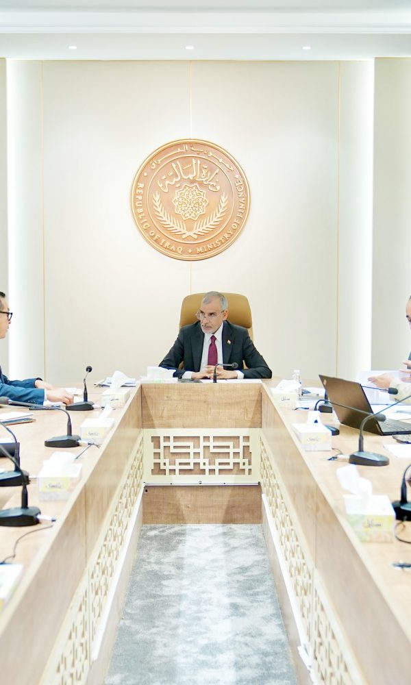 وزير المالية 600x1000